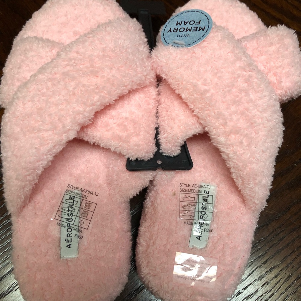 AEROPOSTALE Pink Fuzzy Slippers